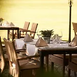 Gaestehaus Am Wasserschloss & Restaurant Wasserschloss ゲストハウス インツリンゲン