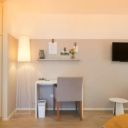 Gaestehaus Am Wasserschloss & Restaurant Wasserschloss Inzlingen