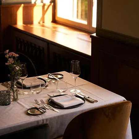 Gastehaus Am Wasserschloss & Restaurant Wasserschloss Inzlingen