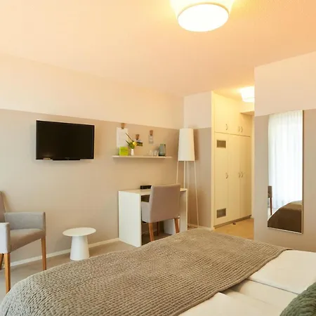 Gaestehaus Am Wasserschloss & Restaurant Wasserschloss בית הארחה Inzlingen