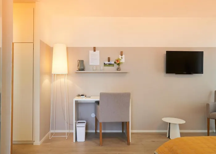 Gaestehaus Am Wasserschloss & Restaurant Wasserschloss Inzlingen