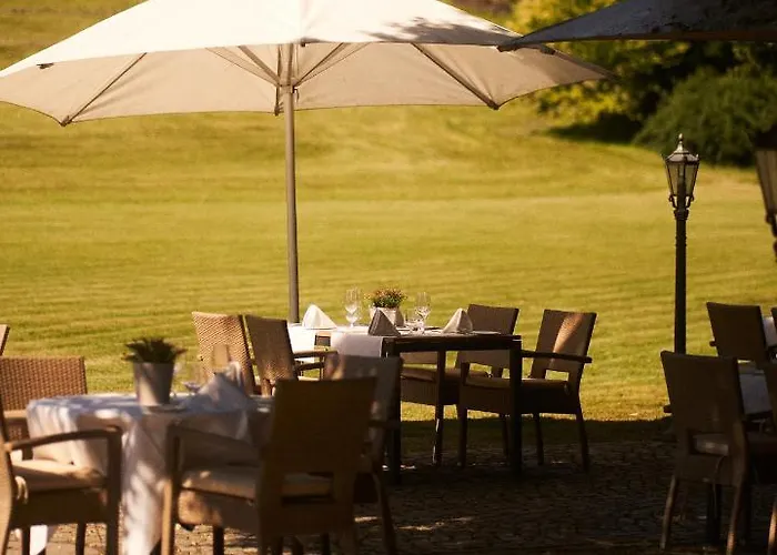 Gaestehaus Am Wasserschloss & Restaurant Wasserschloss 3* Inzlingen