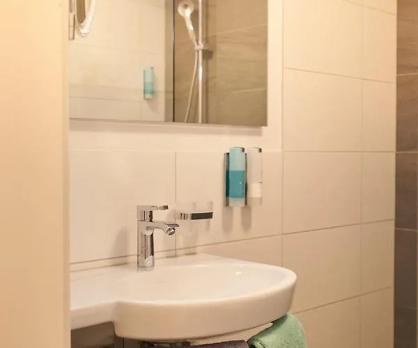 Gæstehus Gaestehaus Am Wasserschloss & Restaurant Wasserschloss Inzlingen